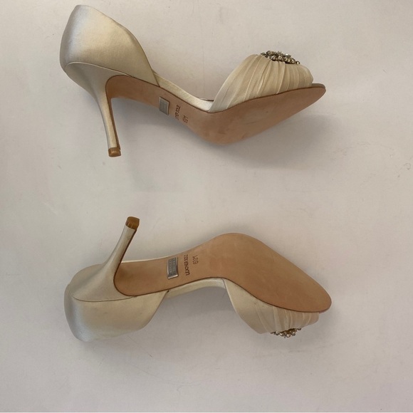 Badgley Mischka || Pearson d'Orsay Pumps Bridal Jeweled Satin Ivory Cream 6.5 - Picture 10 of 11